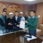 Almora News:प्रदेश सरकार ने धन आवंटित कर गौशाला निर्माण की दी अनुमति,लगा टेंडर,पशुपालन विभाग महीनों बाद भी नहीं दिला पाया गौशाला की जमीन में पेड़ काटने की अनुमति, गौशाला का काम लटका, पार्षदों ने दिया जिलाधिकारी को ज्ञापन