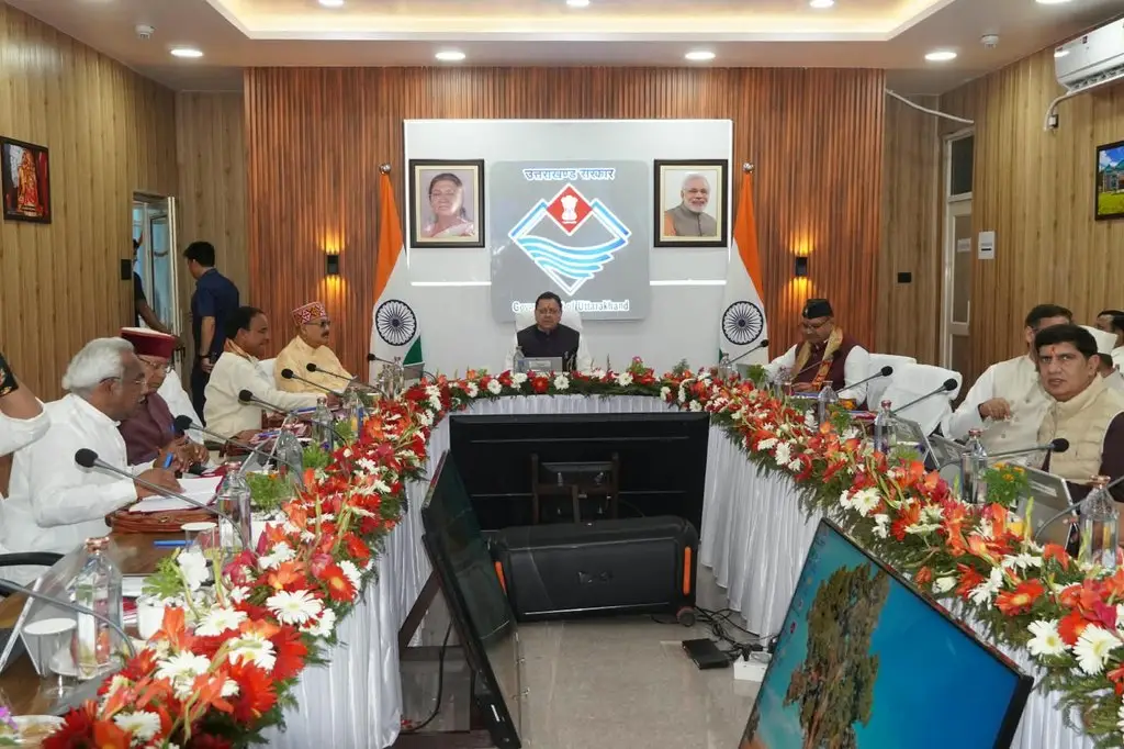 बनबसा में ऐतिहासिक धामी कैबिनेट बैठक: 24 बड़े प्रस्तावों को हरी झंडी, जमीन पट्टों के नियमितीकरण और डॉक्टरों का मानदेय बढ़ाने समेत कई अहम फैसले